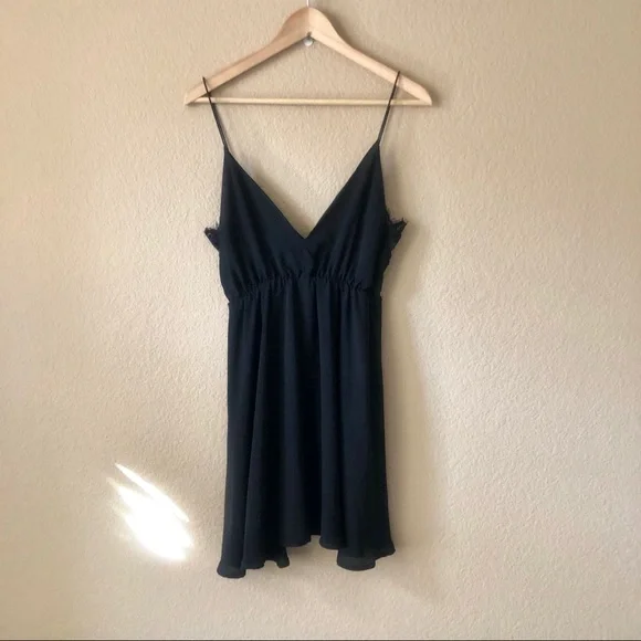 Tobi DENITZA BLACK LACE SKATER DRESS - Picture 3 of 7